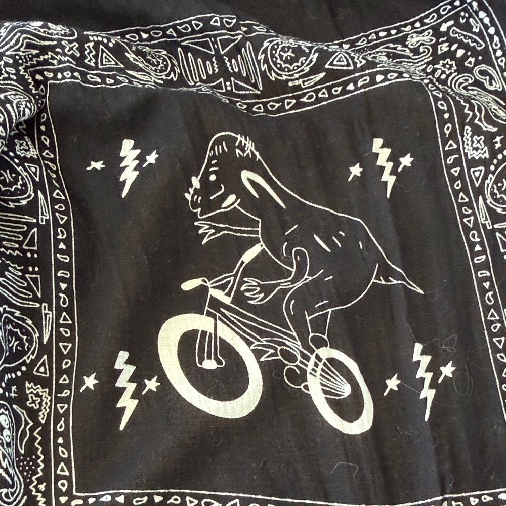 Marc Jacobs Dinosaur & Bandana print Scarf/Beach Blanket 100 % Cotton - Picture 5 of 7